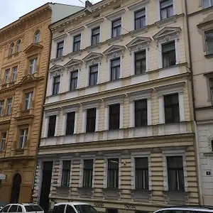 Ostello Emma, Praga